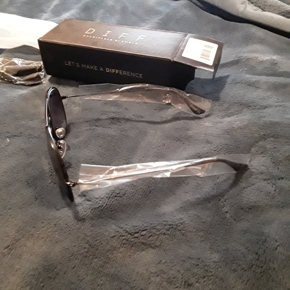 Diff Sunglasses - Picture 8 of 10